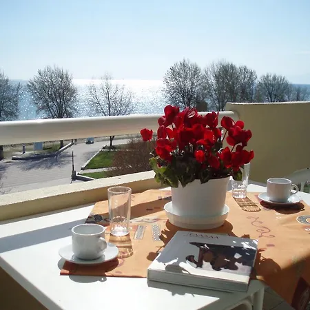 Giorgos Apartments Sea View Olympiaki Akti Room photo